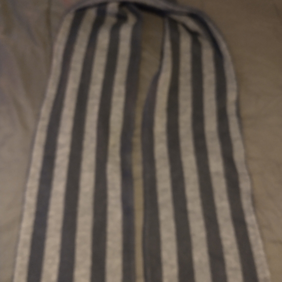 L.R.G. Scarf🔥 - Picture 4 of 6